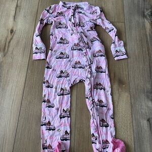Barbie 2t footie pajamas posh peanut